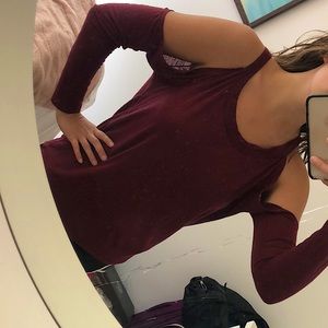 Long sleeve shoulder cut-out maroon shirt from HM